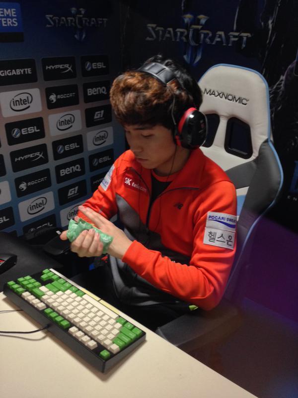 外媒爆料：2025年起LOL将新增第三个世界赛事，三四月份打